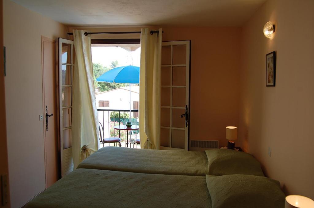 Peymeinade Hotel De La Poste חדר תמונה