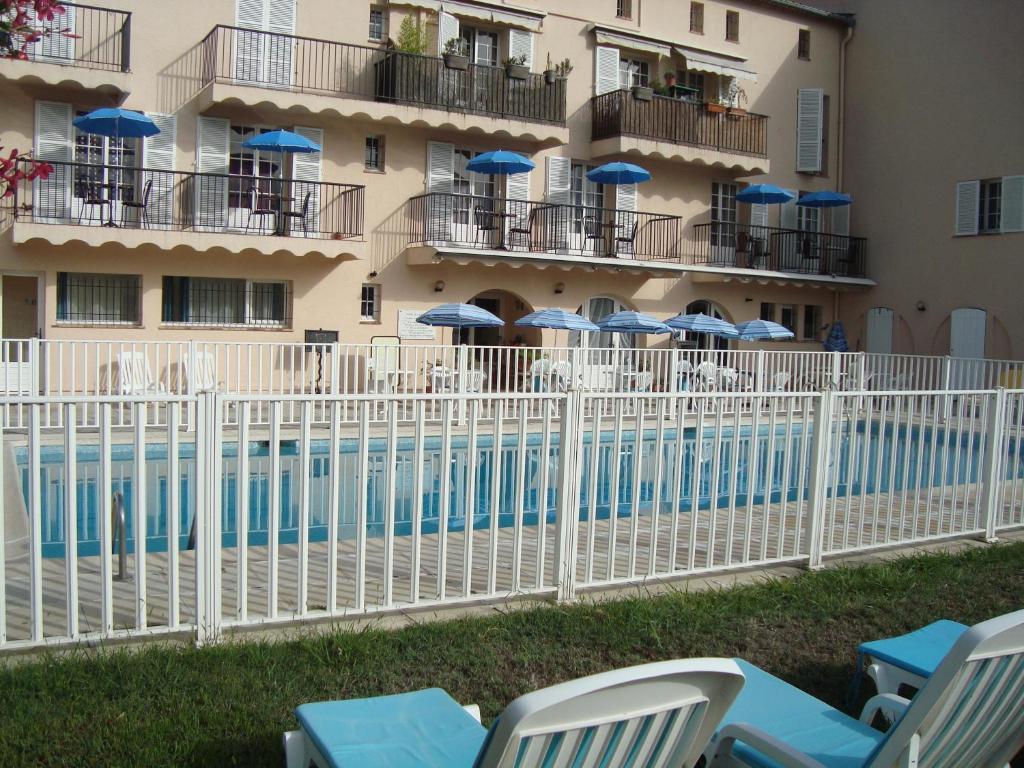 Peymeinade Hotel De La Poste מראה חיצוני תמונה