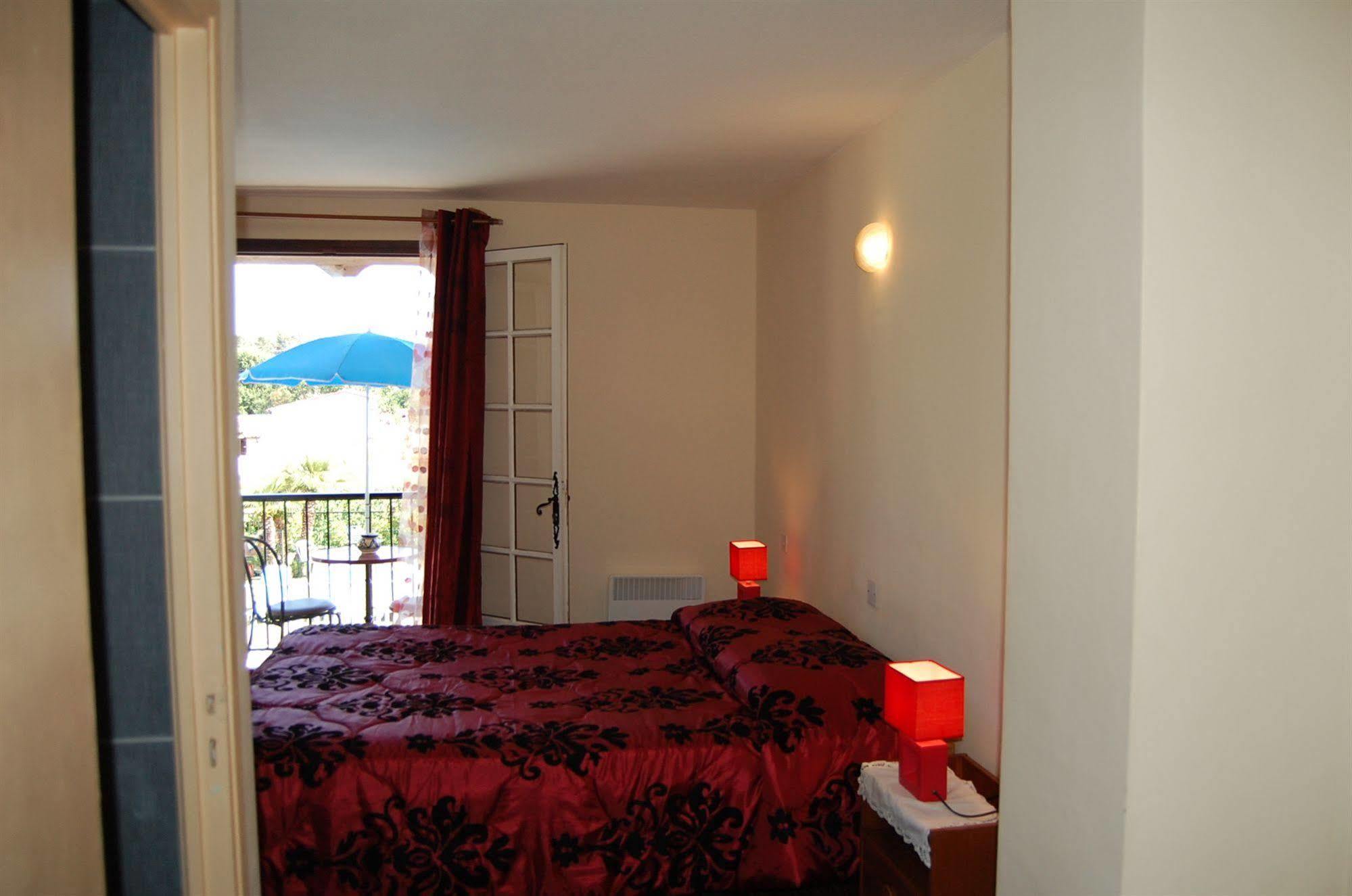 Peymeinade Hotel De La Poste מראה חיצוני תמונה