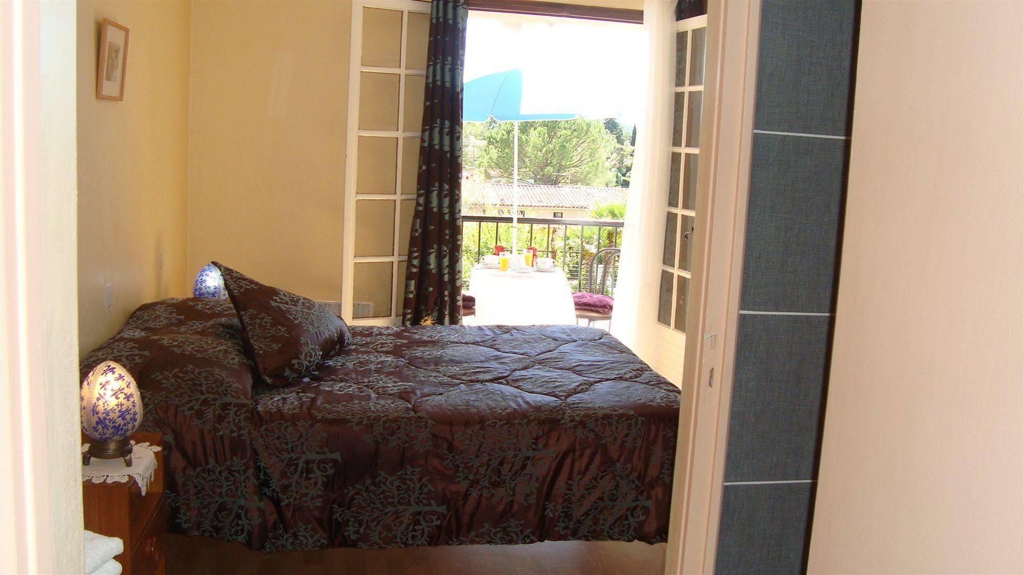 Peymeinade Hotel De La Poste מראה חיצוני תמונה